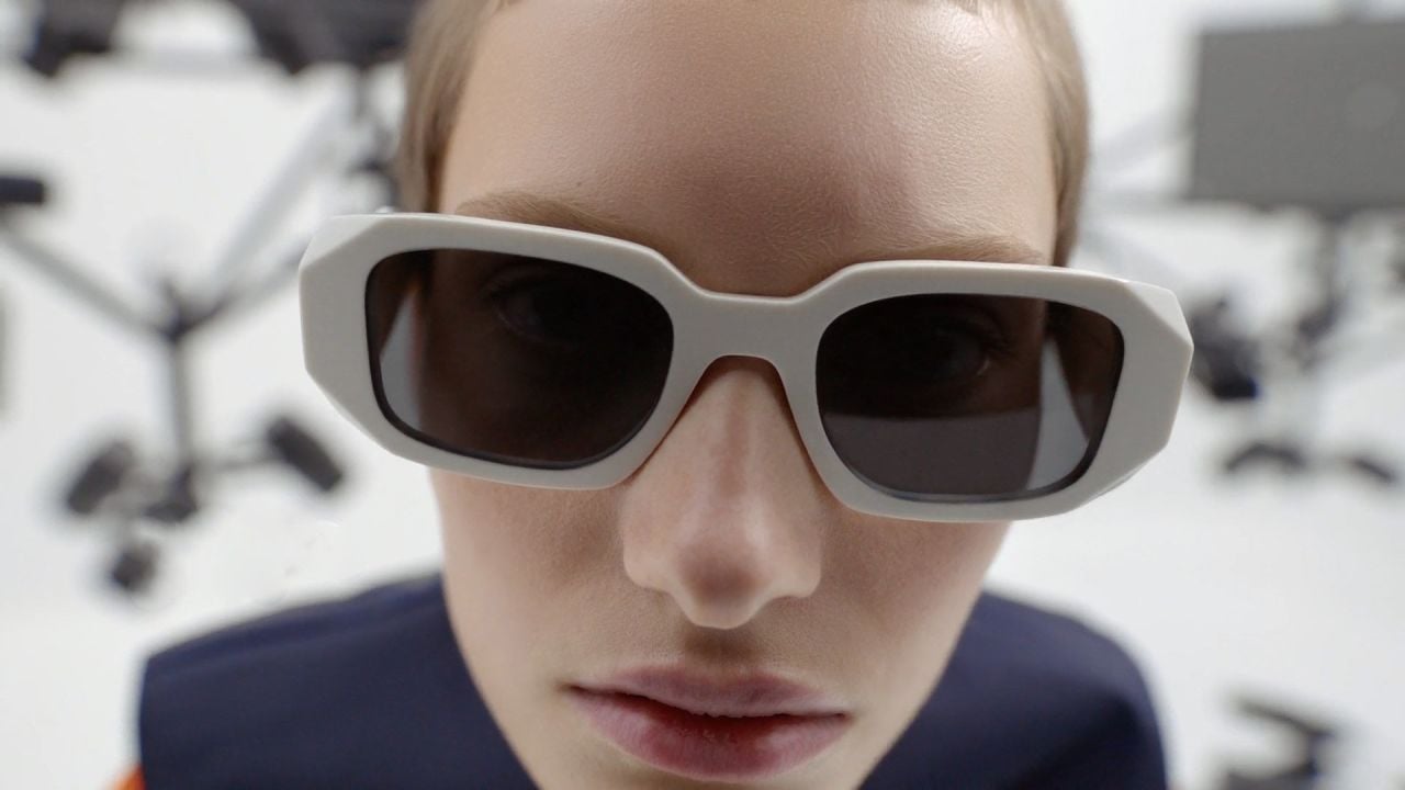 Kış Giyim Modasına Uygun Prada Gözlük Modelleri